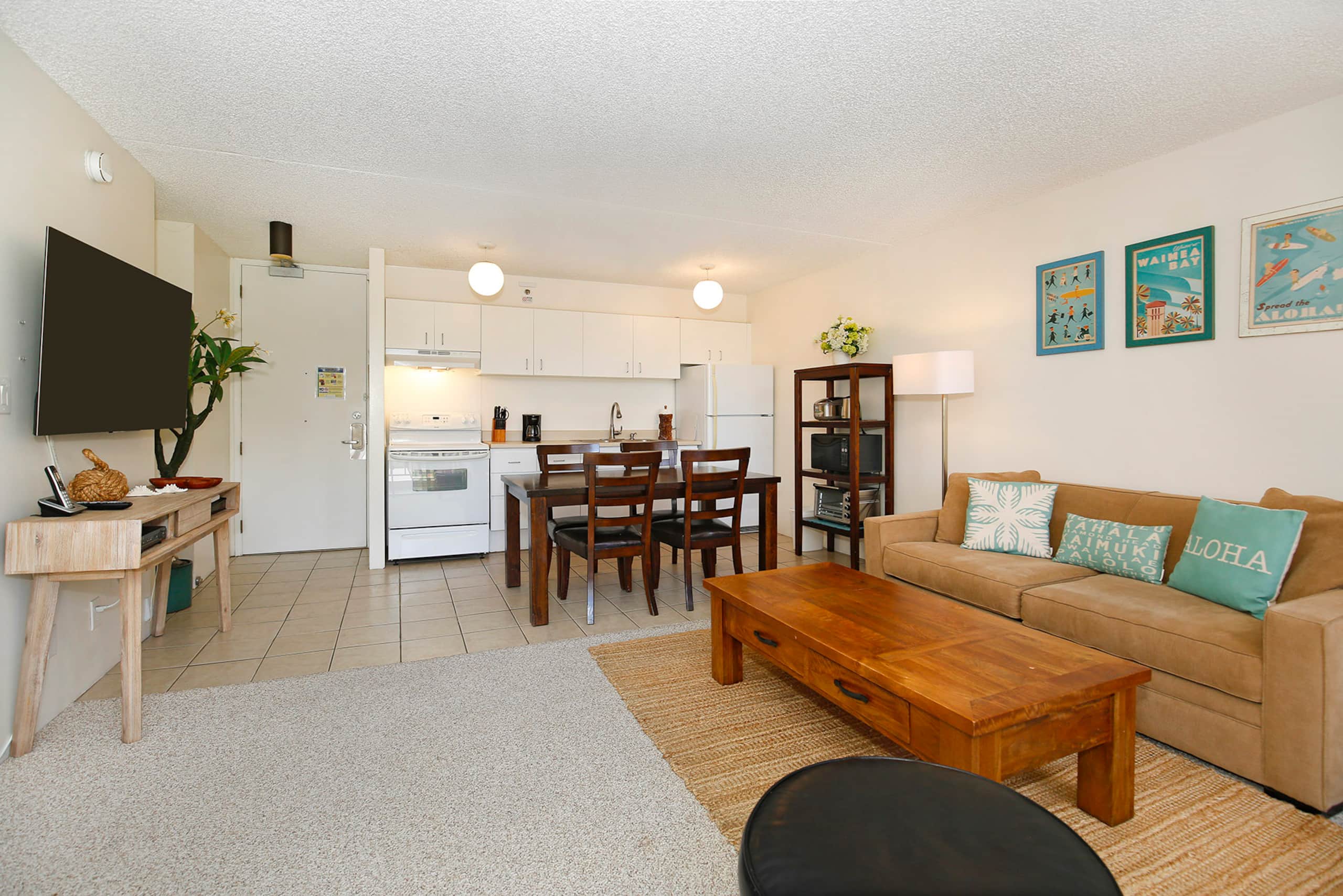 Condo in Honolulu · ★4.76 · 1 bedroom · 3 beds · 1 private bath - Image 1
