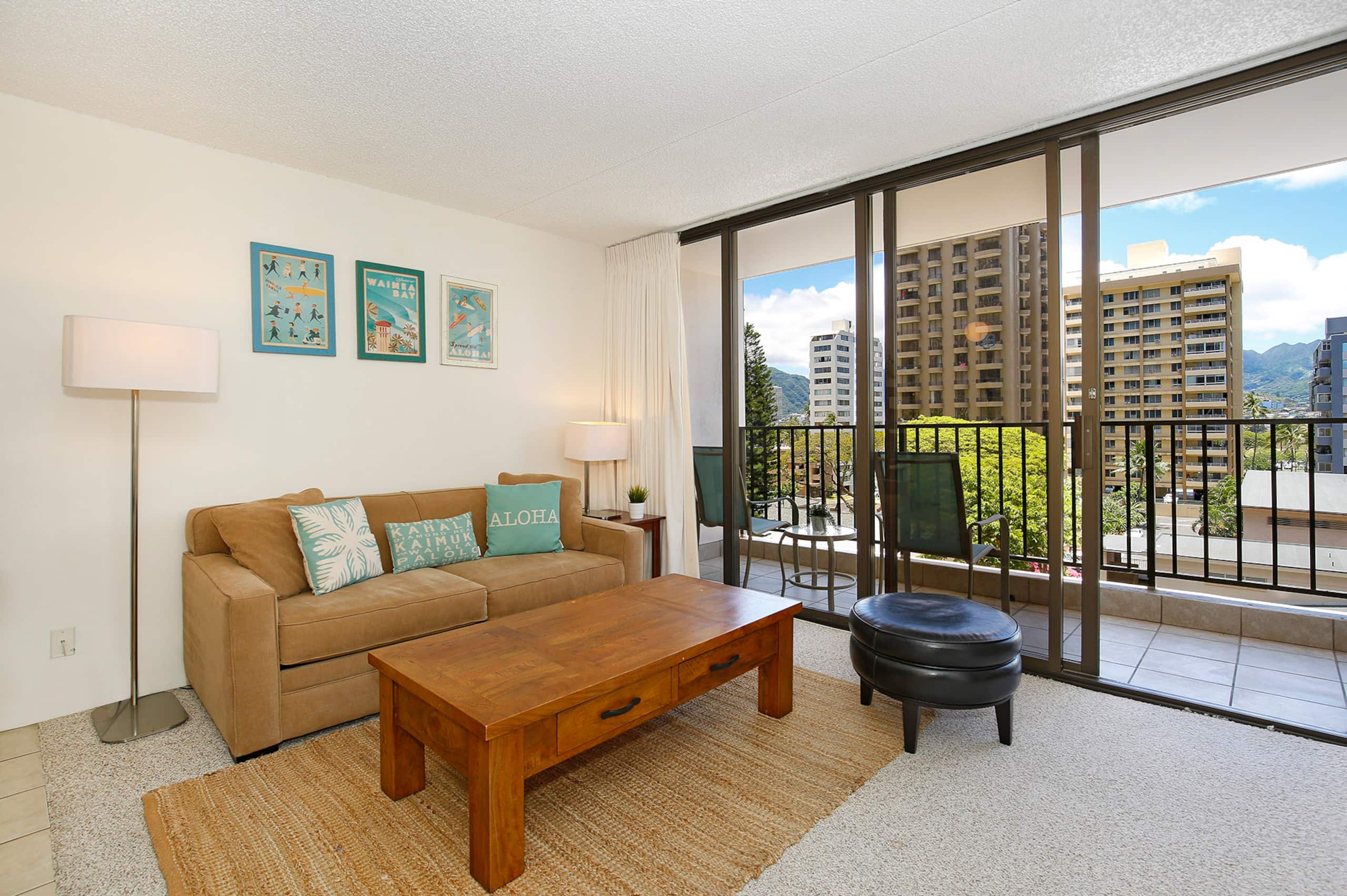 Condo in Honolulu · ★4.76 · 1 bedroom · 3 beds · 1 private bath - Image 3