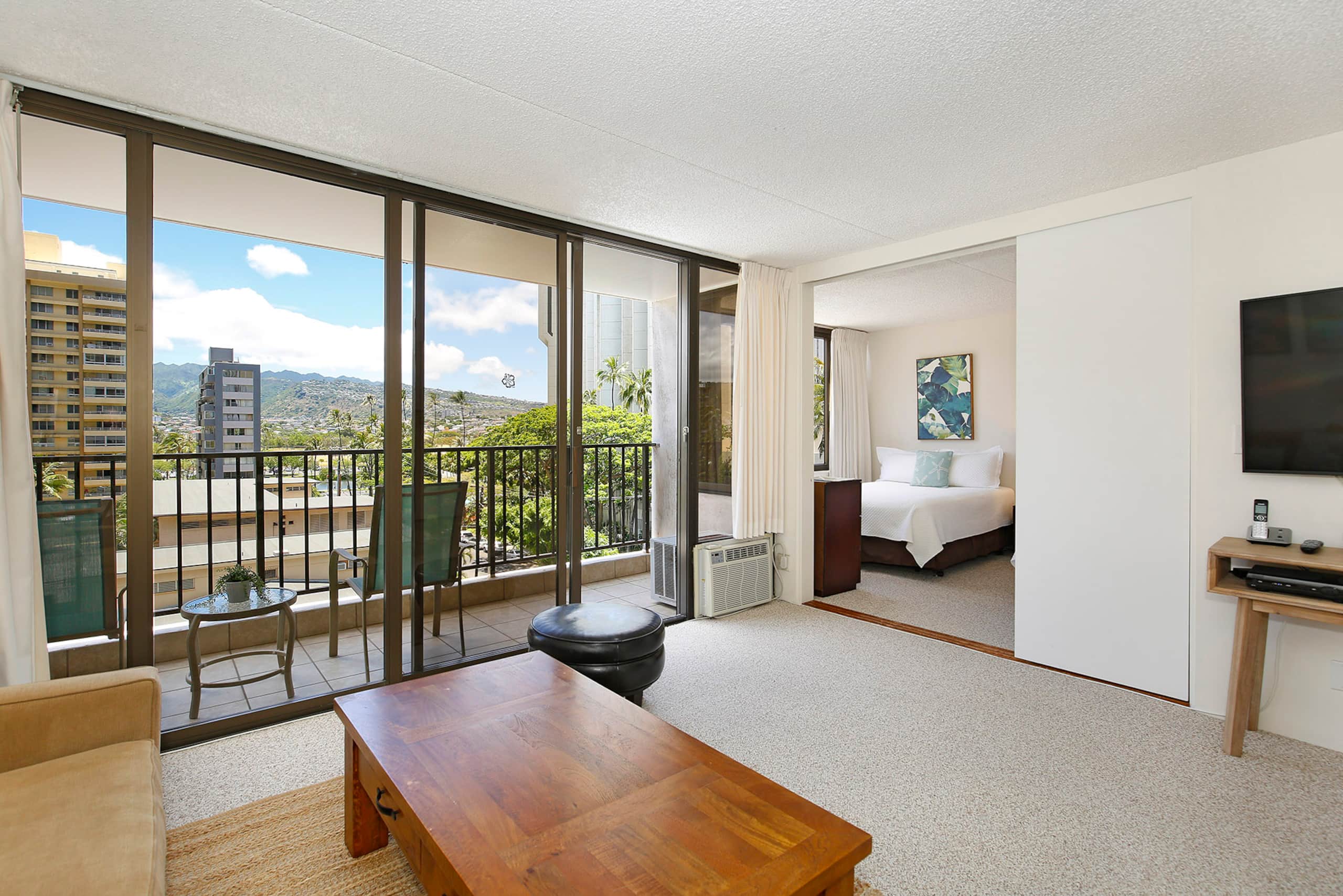 Condo in Honolulu · ★4.76 · 1 bedroom · 3 beds · 1 private bath - Image 5