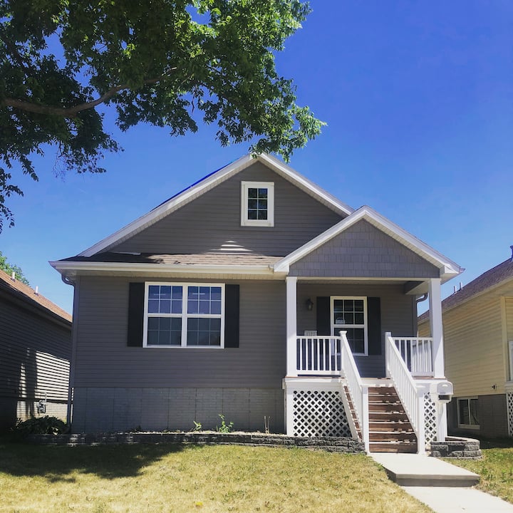 1122 Newbo Houses for Rent in Cedar Rapids, Iowa, United States Airbnb