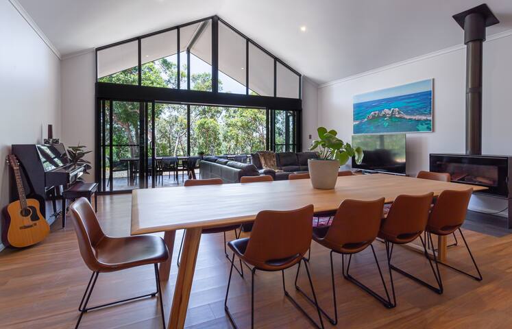 Gum Nuts – New House, family friendly & big groups gallery image 5