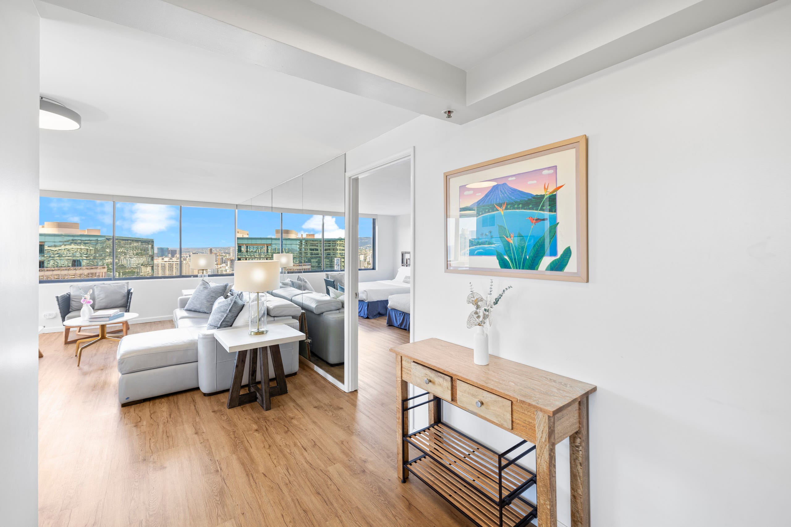Condo in Honolulu · ★4.95 · 2 bedrooms · 4 beds · 2 baths - Image 7