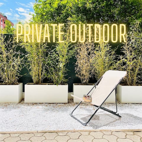 Petilia - parking space and private outdoor space