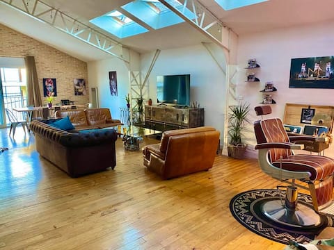 Beautiful private downtown loft park + Clim +sauna