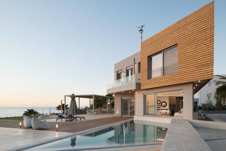 Your Private Retreat by the beach,with Heated Pool gallery image 5