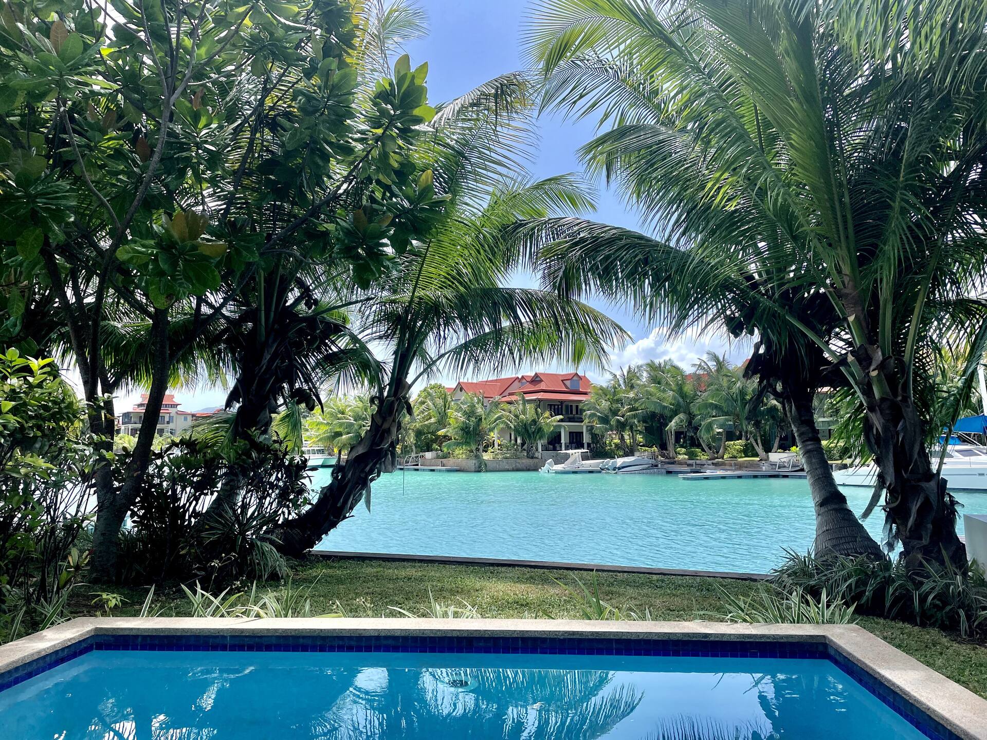 House With 3 Bedrooms in Mahé, With Wonderful sea View, Private Pool and Enclosed Garden - 100 m From the Beach — foto 4