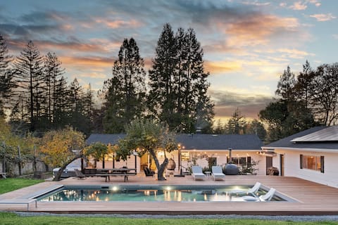 Green Hill Retreat w/Pool, Hot Tub, BBQ & Ent Barn