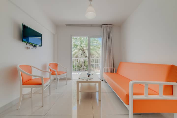 Budget 1bdr Apt, Good Location W Swimming Pool! - Ayia Napa