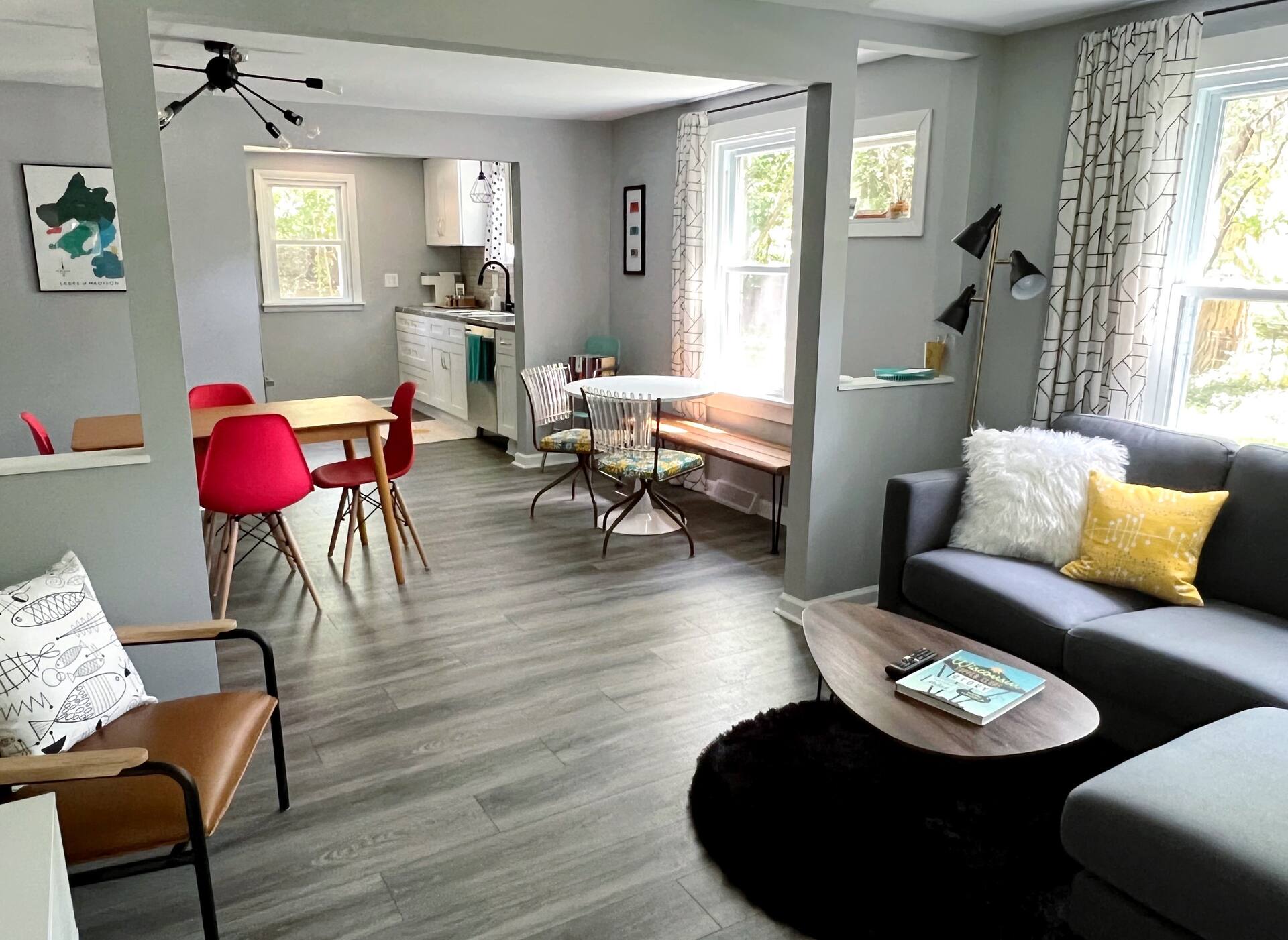 Retro Charm Near DT Madison & Lake Monona