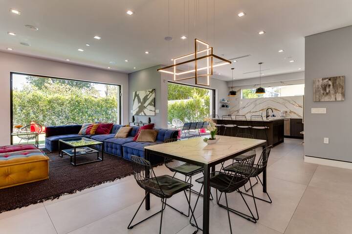 Modern Encino Charmer with Pool, Spa and rooftop gallery image 4