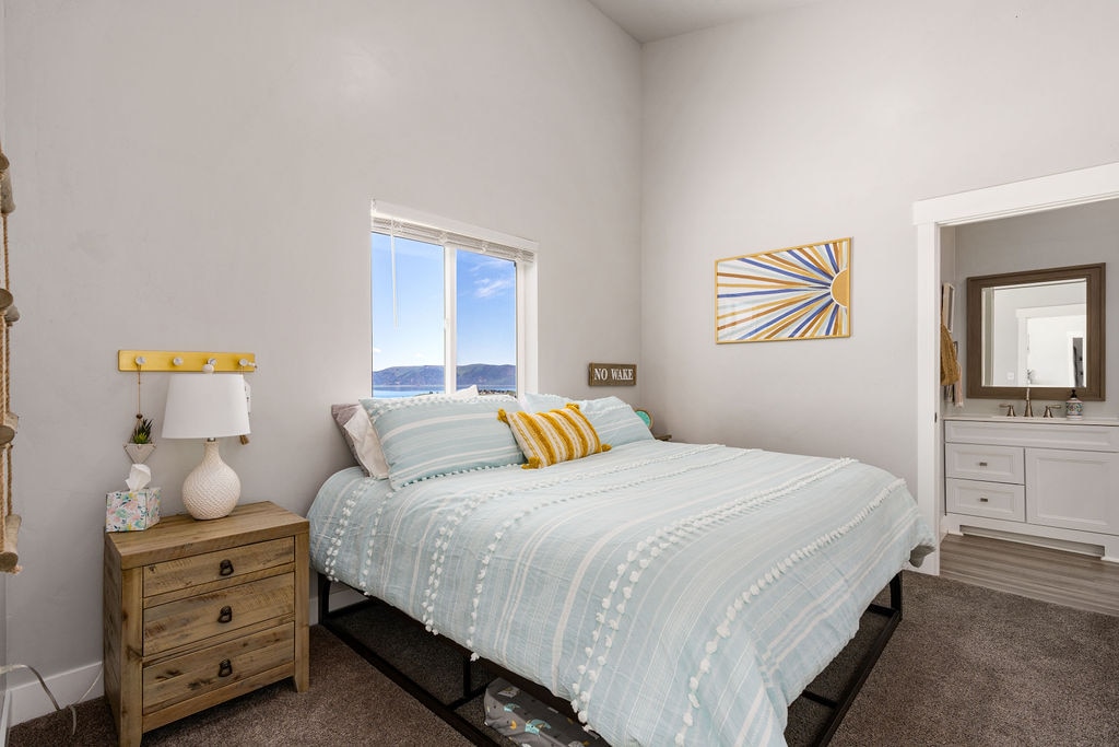 Slaapkamer 1 - kingsize bed + eigen badkamer