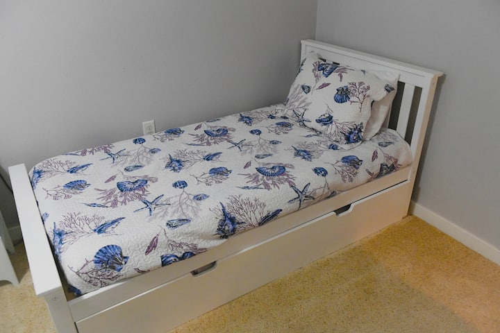 Twin bed with trundle