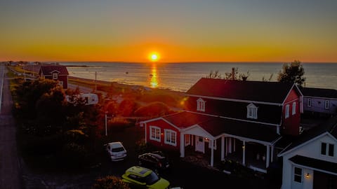 Top Airbnb: |Sauna| Waterfront house in Rimouski