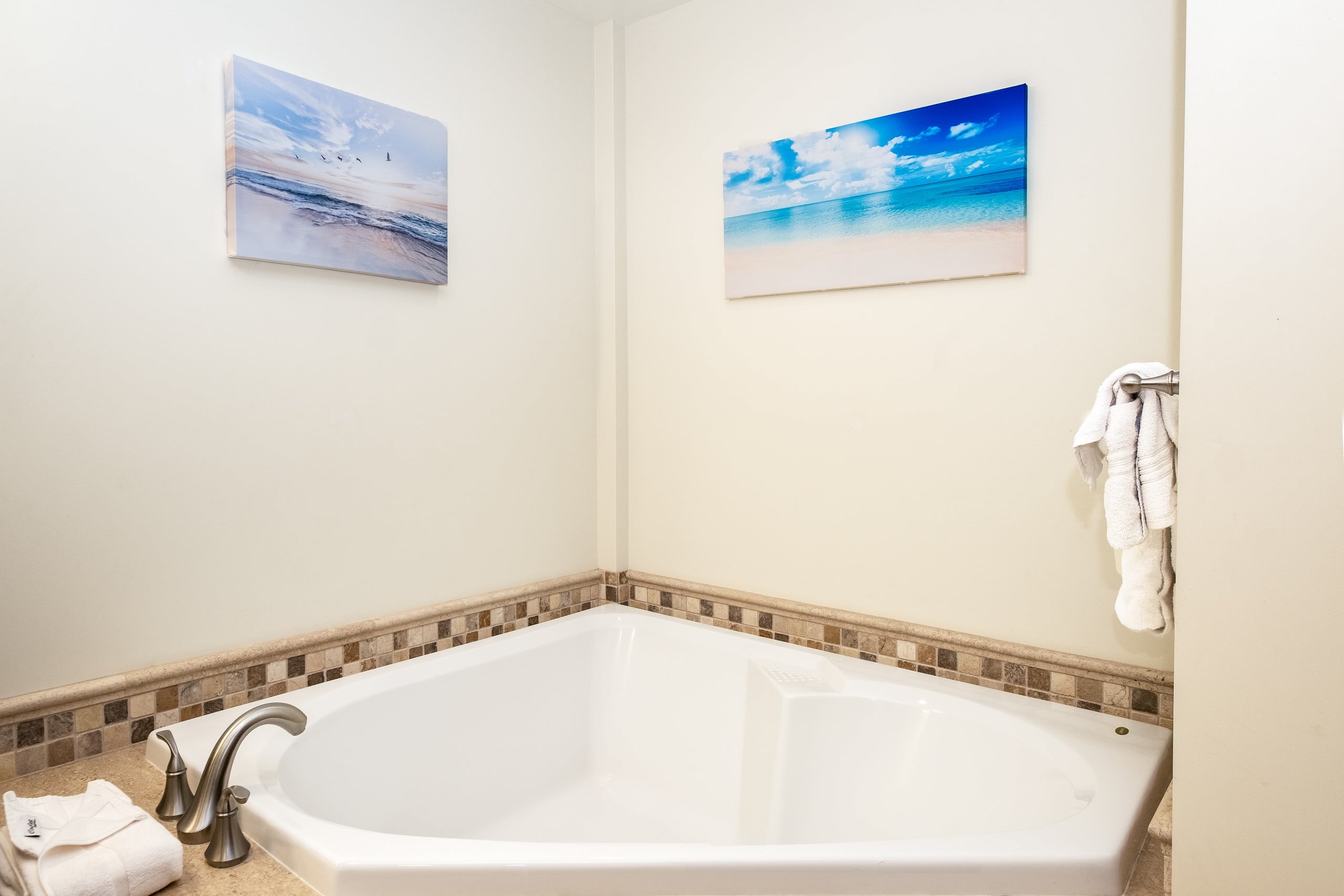 Condo in Kapaa · ★4.99 · 2 bedrooms · 3 beds · 3 baths - Image 16