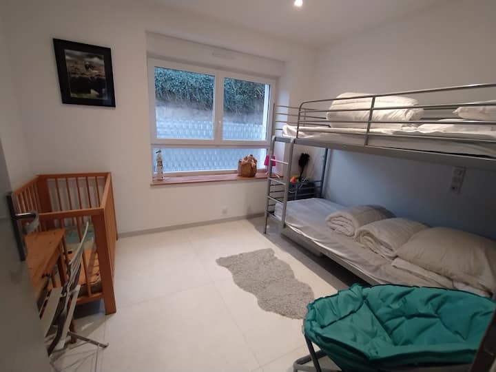 Dormitorio 3 
2 literas. 
Una cuna
Un colchón en el suelo posible