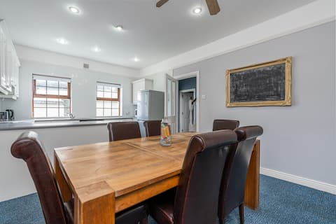 City Centre Townhouse (just off Medieval Mile)