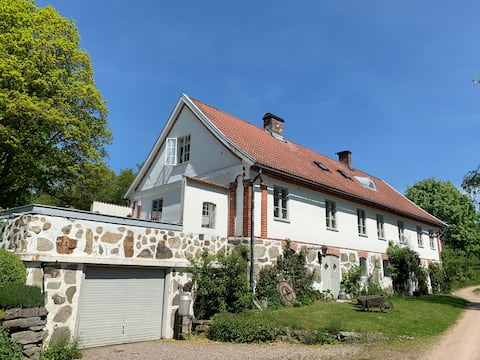 Unique home from 1841 with nature as a neighbor.