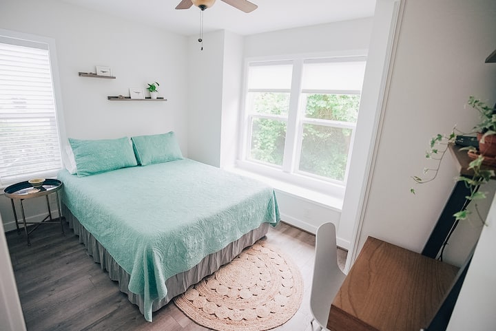 Двойна спалня на долно ниво