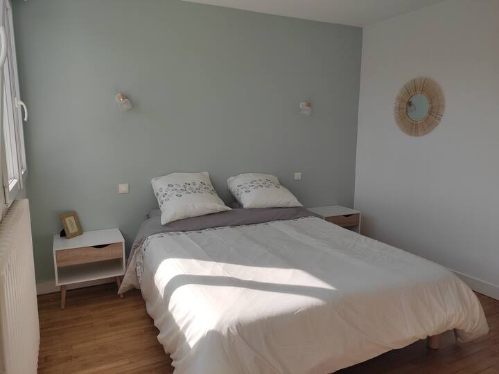 Gran habitación en el jardín