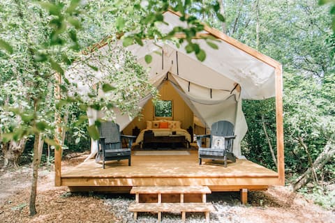 Luxury Glamping on Elora Sunflower Farm - Honeybee