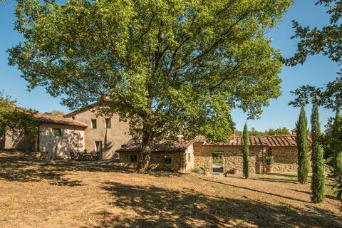 Beautiful villa with pool in secluded location