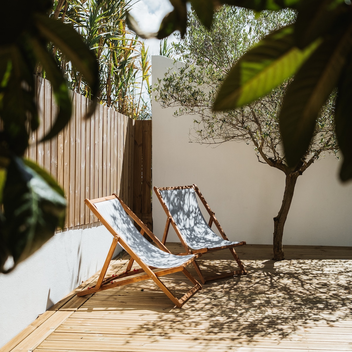 Airbnb em destaque: Spacious coastal house with garden and BBQ em Santo Isidoro