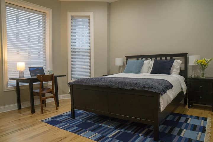 *Steps to Mag Mile, 2 BD , fast Wi-Fi, W&D