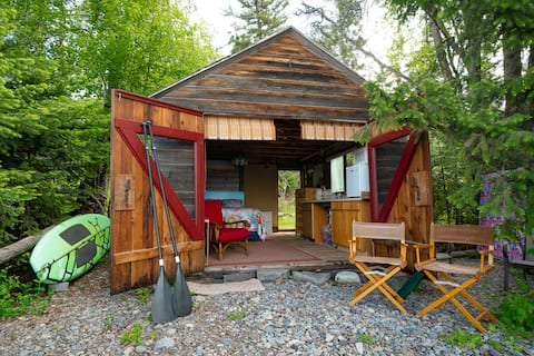 Popular Airbnb listing: Orchard Tiki Cabin on the Lake in Flathead Lake