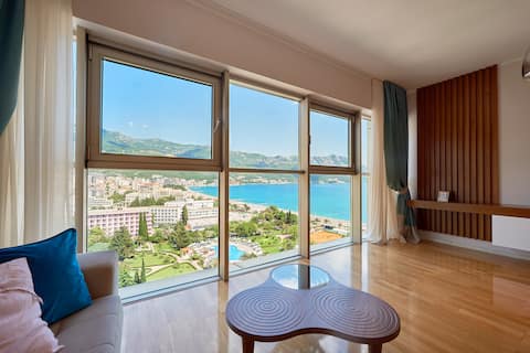 Luxury Apartment with Sea View close to Beaches