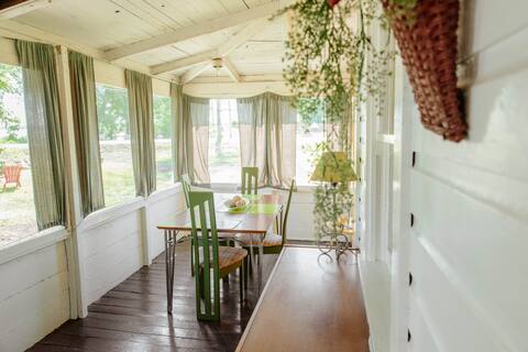 Family - only 30 minutes from Montreal