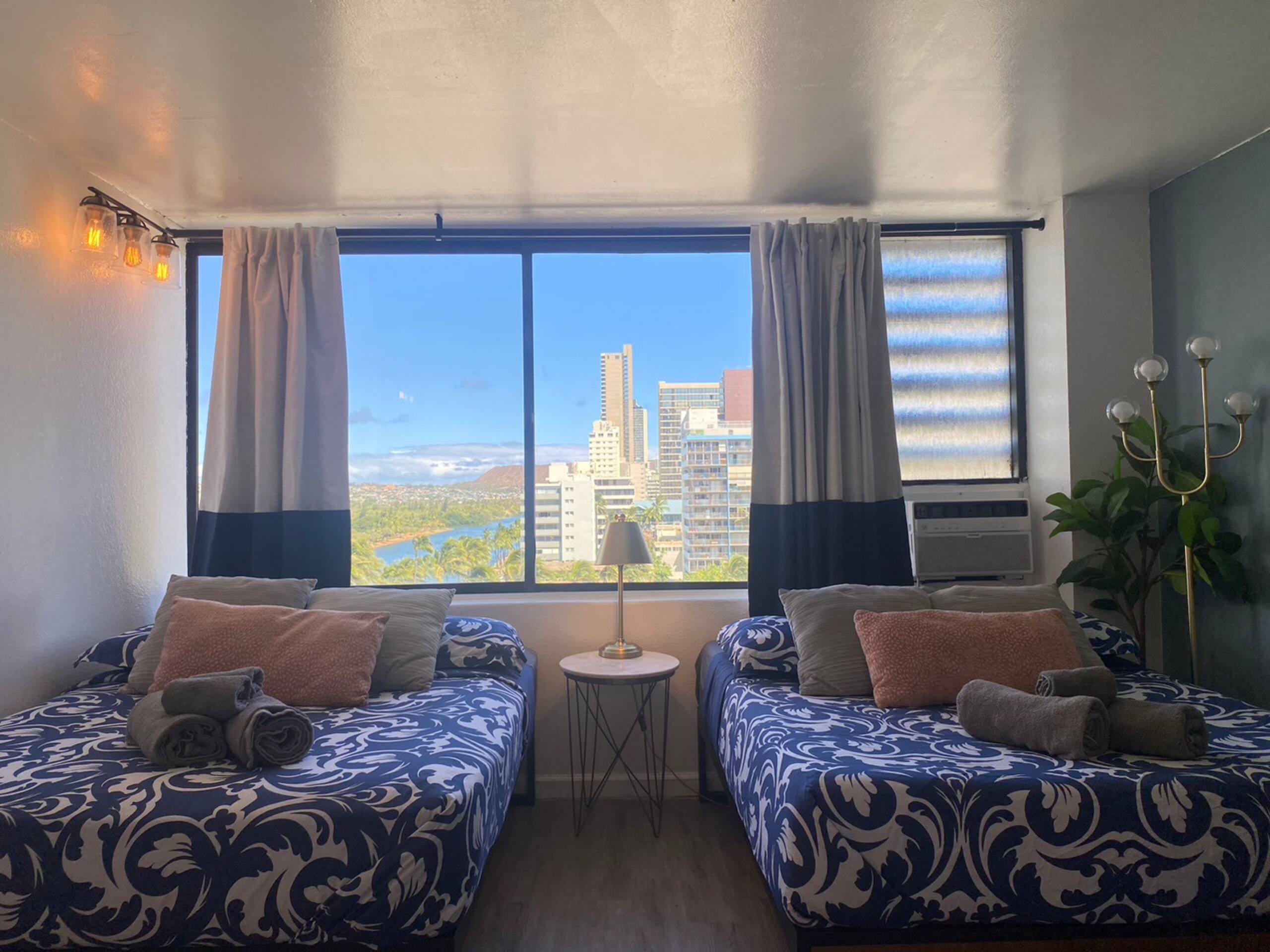 Condo in Honolulu · ★4.68 · Studio · 2 beds · 1 private bath - Image 17