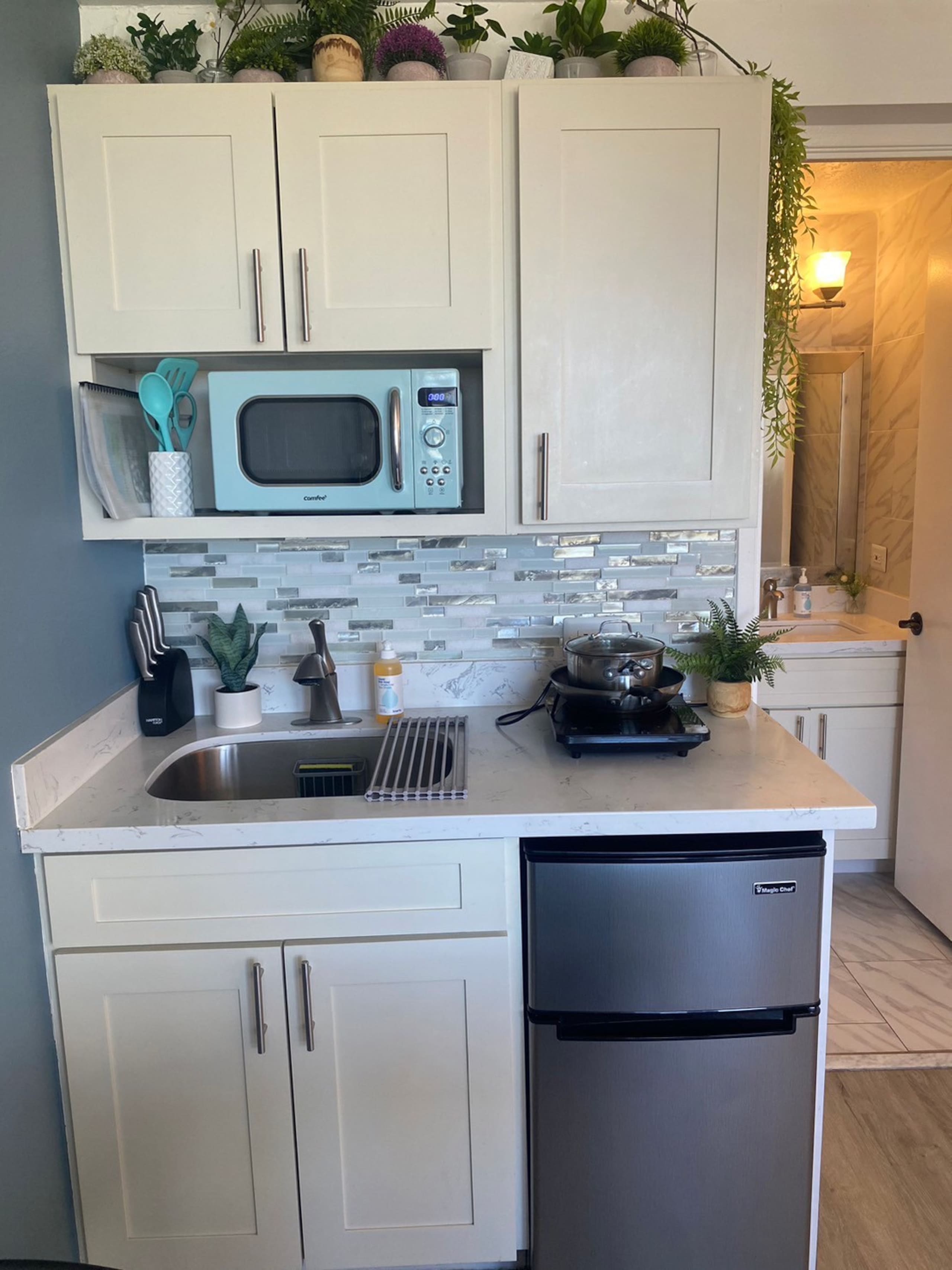 Condo in Honolulu · ★4.68 · Studio · 2 beds · 1 private bath - Image 3