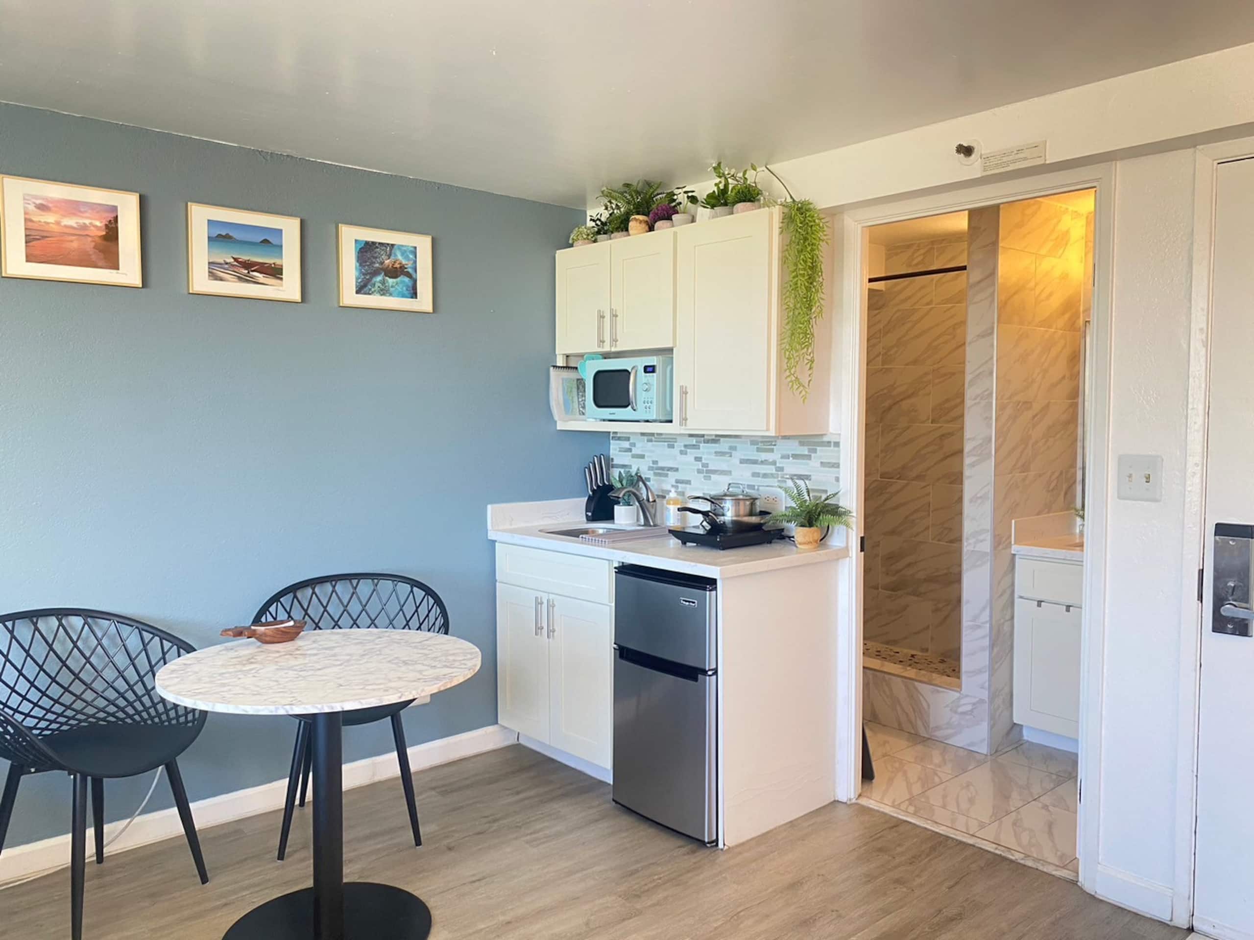 Condo in Honolulu · ★4.68 · Studio · 2 beds · 1 private bath - Image 6