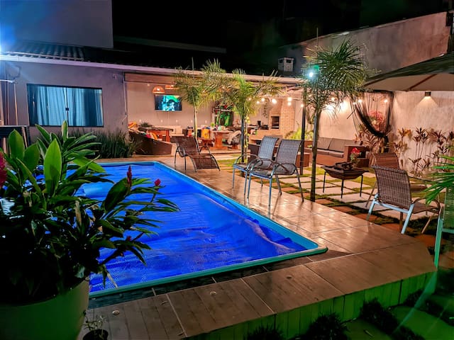 Entire home with 1 bedrooms in Brasilia - House/Chalet, with pool, sleeps 4