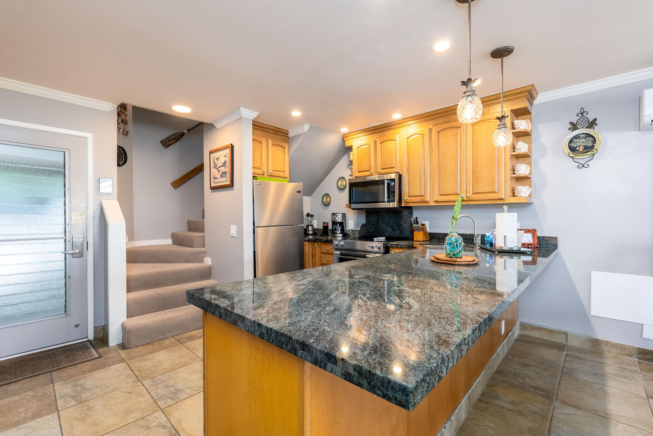 Condo in Lahaina · ★4.86 · 2 bedrooms · 4 beds · 2 baths - Image 8