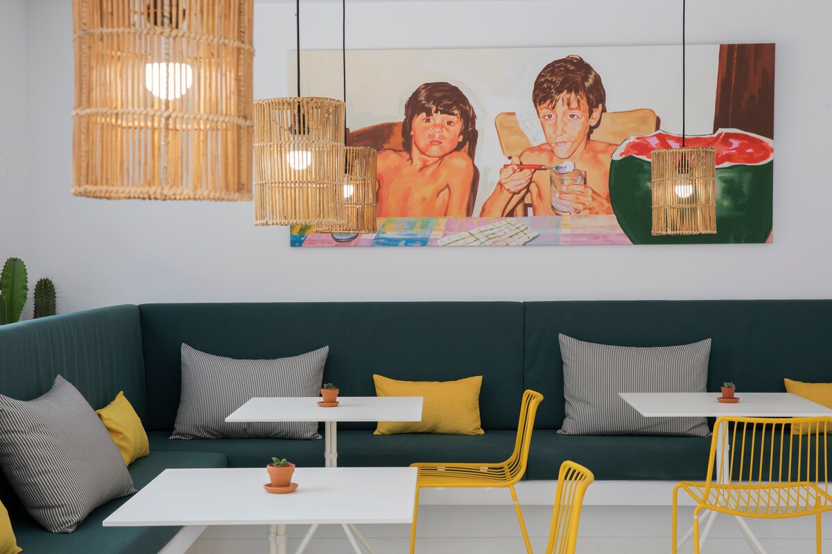 Double room near the sea, breakfast included