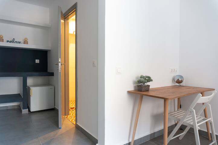 Plaka Townhouse with Acropolis View and Garden gallery image 2