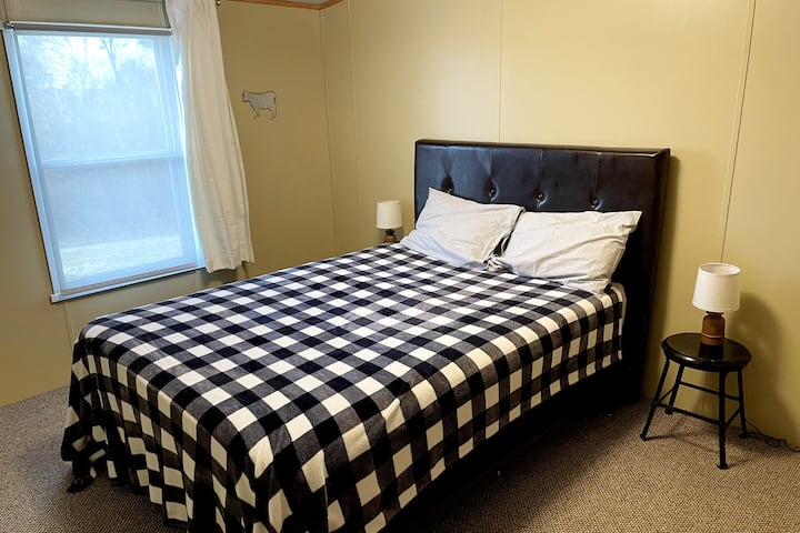 标准双人床2 -牛房