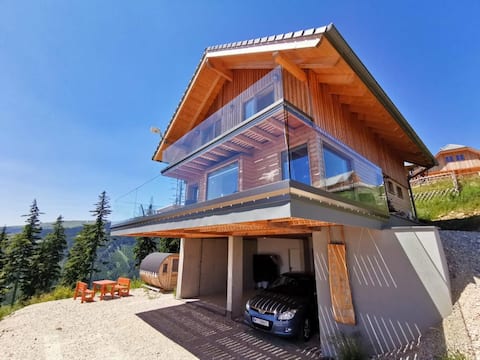 Chalet Luna rustic-cozy close to the slopes with sauna