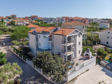 Successful Airbnb property: Apartment Mihaela in Općina Okrug