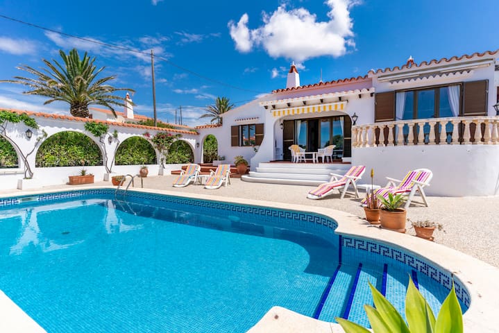 Casa Honiol: Private Villa with Stunning Sea Views