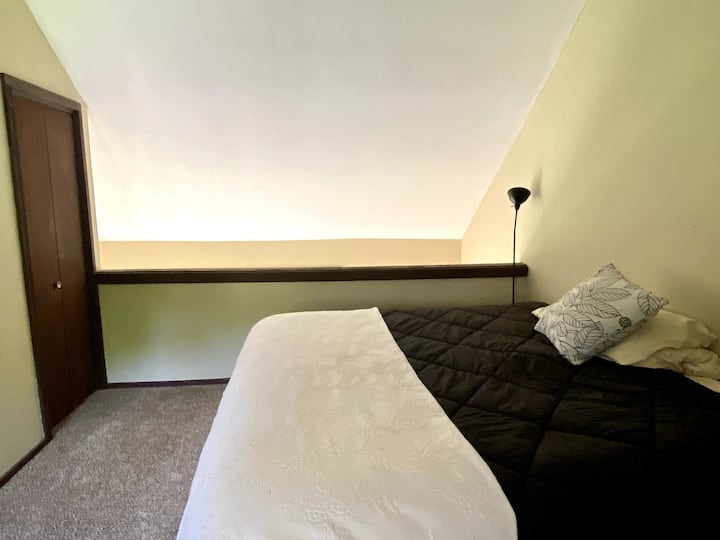 Надворешна спална соба со поткровје