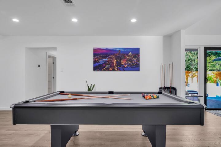 Luxurious Experience at “Casa Blanca” Heated Pool gallery image 2