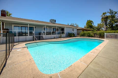 | Mountain Trio | !VIEWS! Heated Pool & Spacious!