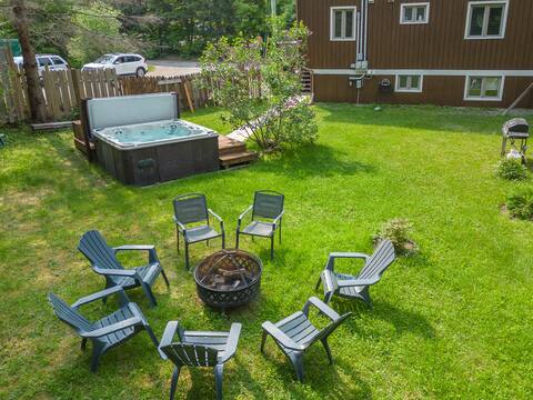 LAURA – Cozy Retreat with 4-Season Spa Val David
