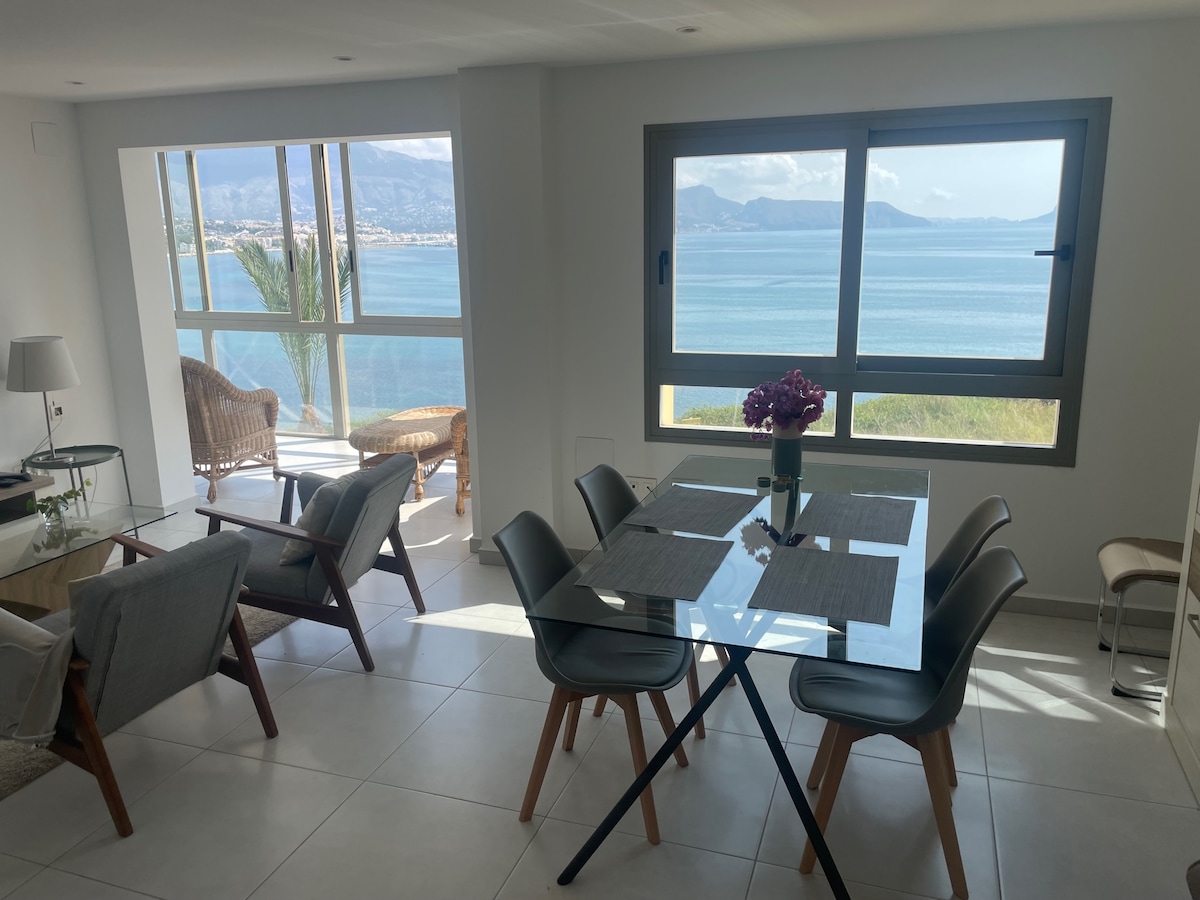 Propriété Airbnb réussie: Very modern apartment with wonderful views à L'alfàs Del Pi