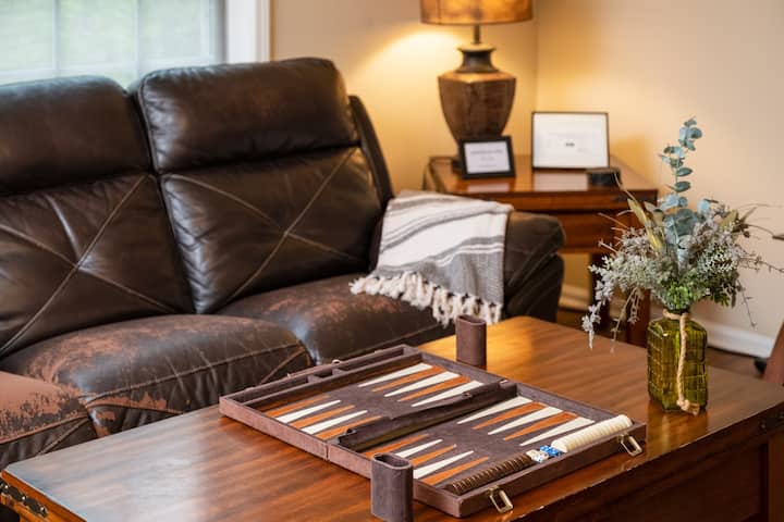 الكتب والألعاب والوصول إلى Dish TV المقدم