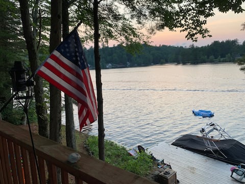 Lakefront Retreat Dock Fire Pit 10 Min to PatsPeak