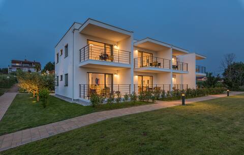 Lana Premium Residence  balkon-bazen-tennis