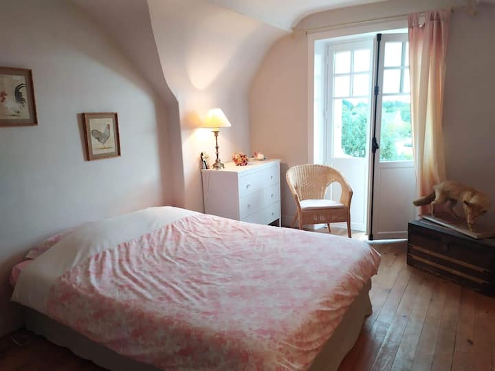 Chambre 4,
осветена 140 x190 см